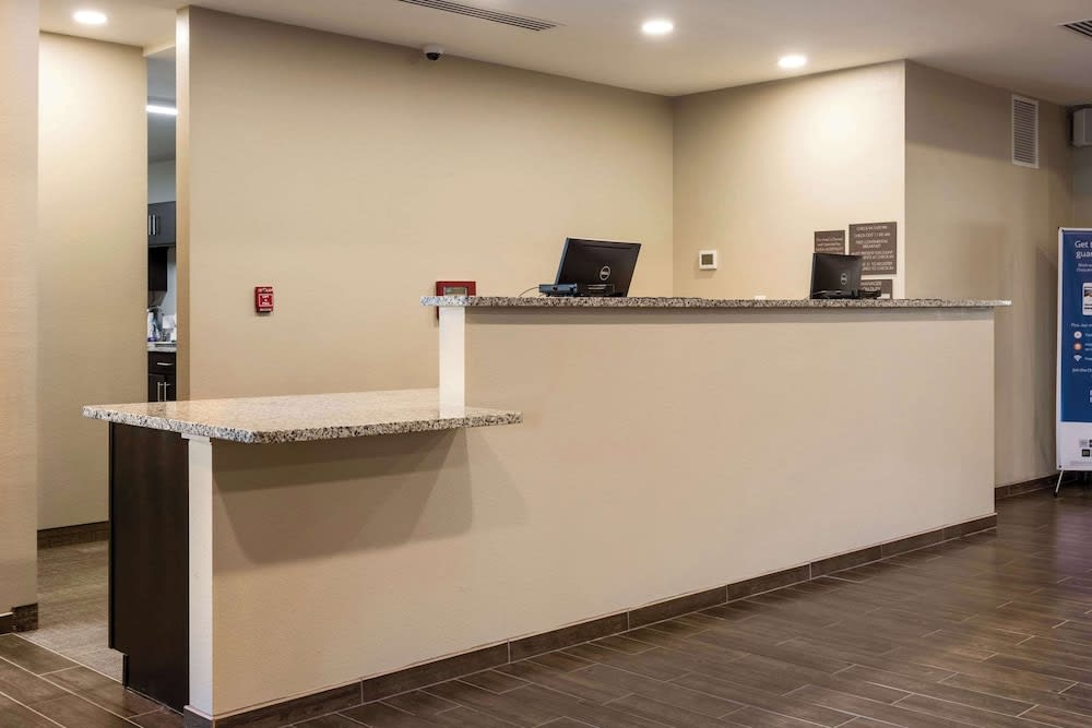 Comfort Suites Brunswick Town Center 2