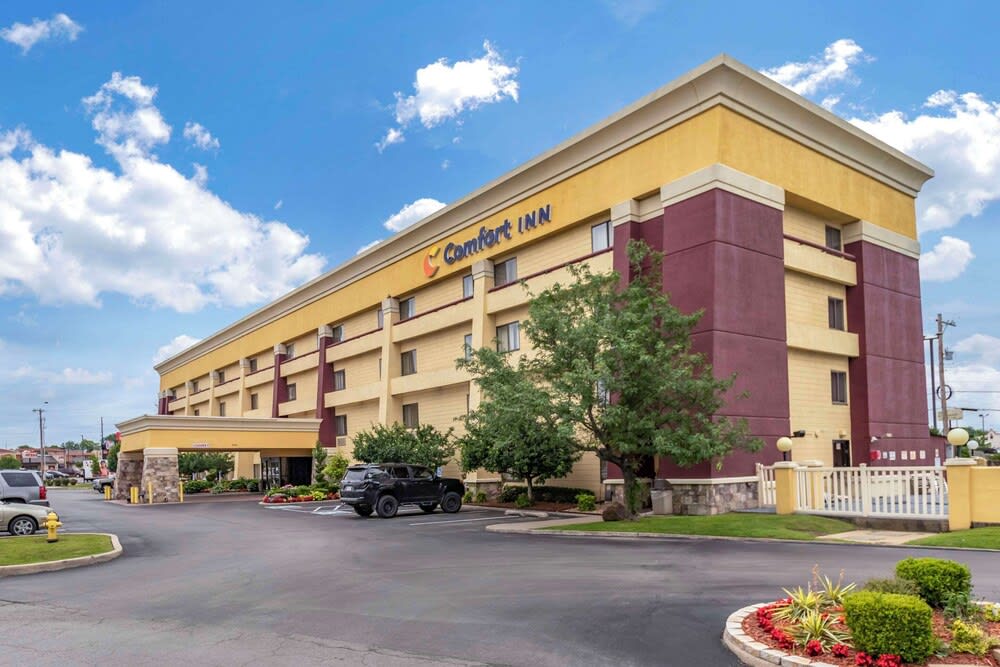 Comfort Inn Tulsa Midtown 1