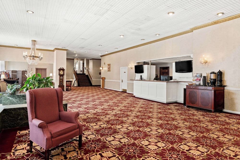 Genetti Hotel, SureStay Collection by Best Western 1