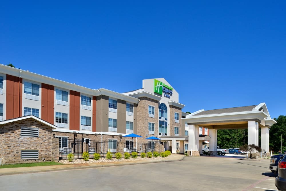 Holiday Inn Express & Suites CARTHAGE by IHG 1