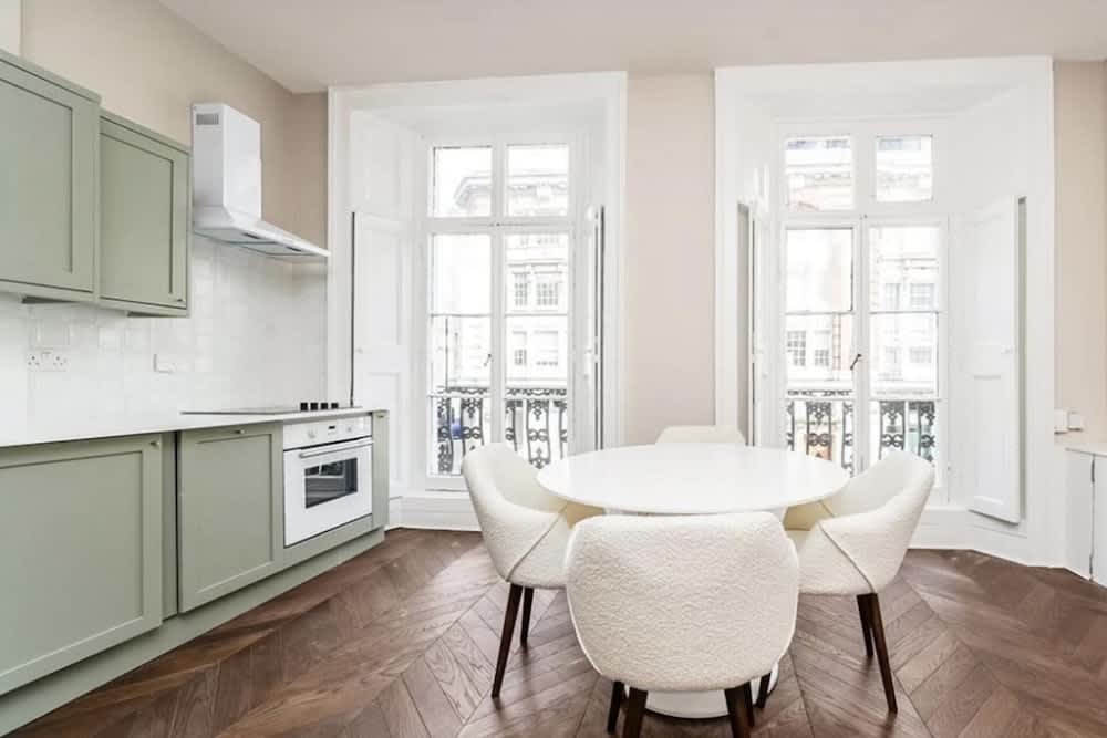 Stylish & Spacious 1 br Flat in Central Camden 1