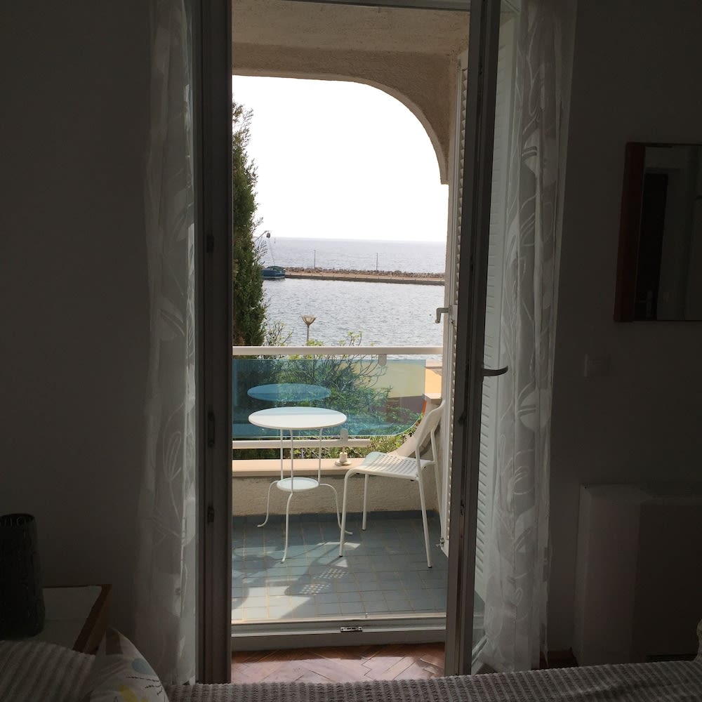 Guesthouse Punta Mira - Beachfront 1