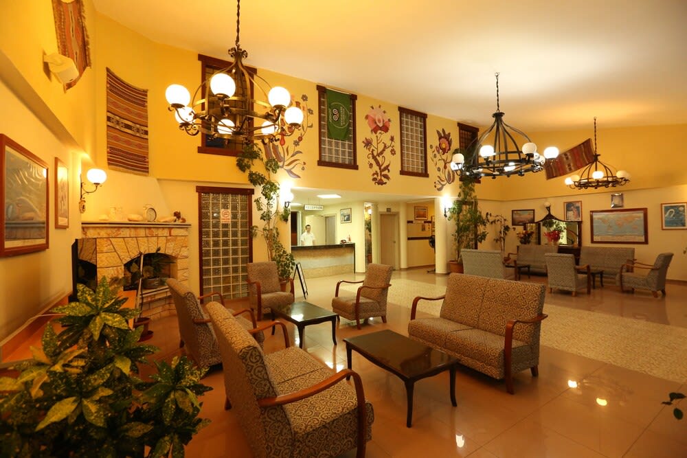 Mavruka Hotel 2