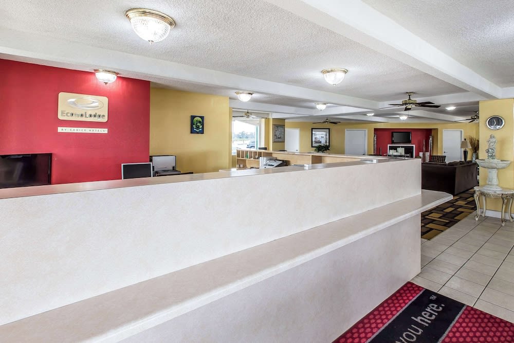 Econo Lodge Byron near Historic District - Warner Robins 1