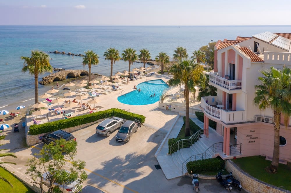 Xenos Kamara Beach 1