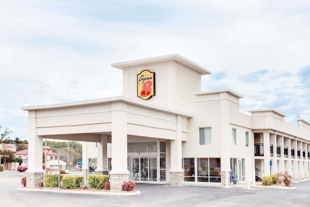 Super 8 by Wyndham Dalton 1