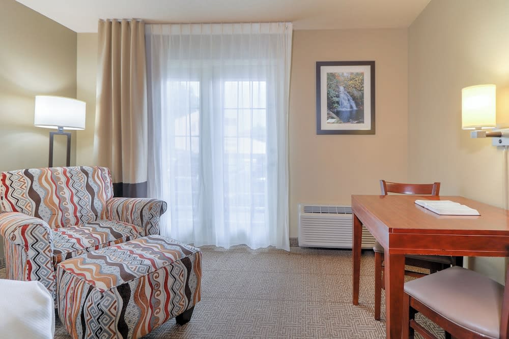Comfort Inn & Suites at Dollywood Lane 1