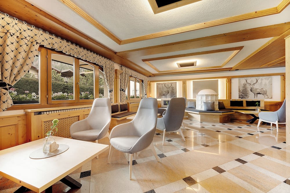 Aparthotel Majestic 4