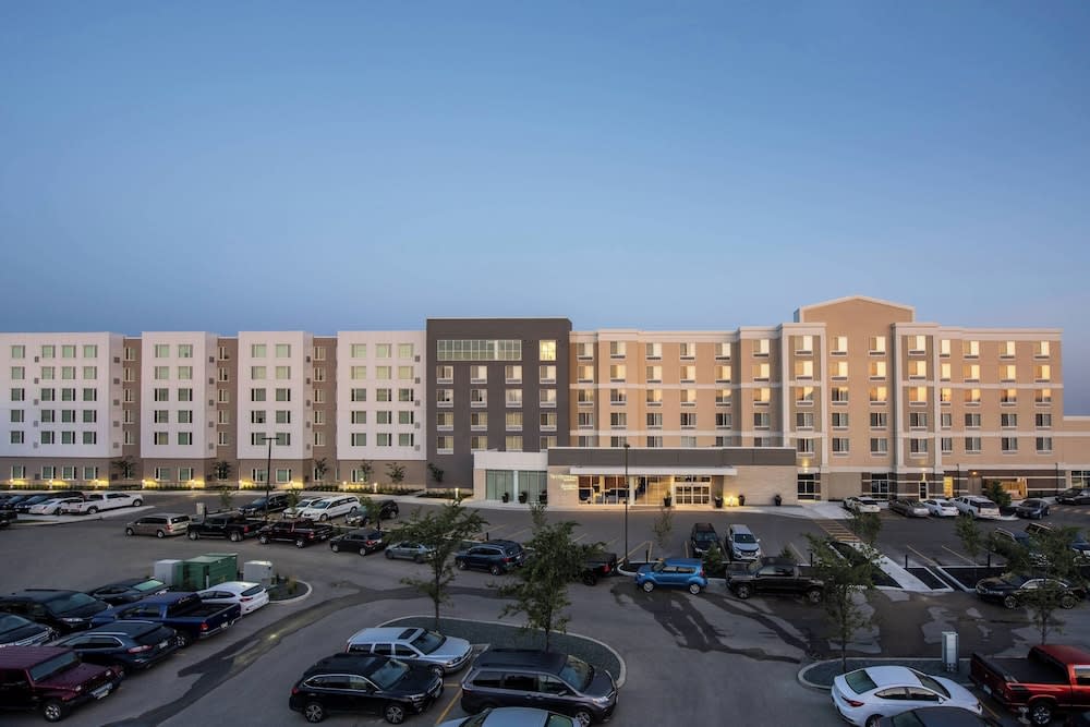Fairfield Inn & Suites by Marriott Winnipeg 1
