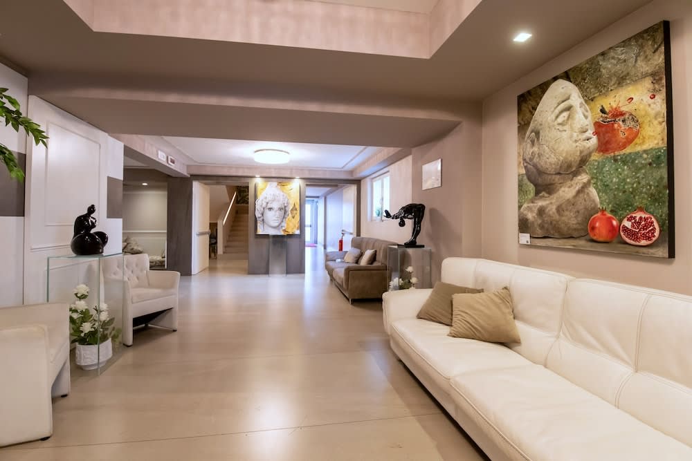 Bianco Riccio Suite Hotel 2