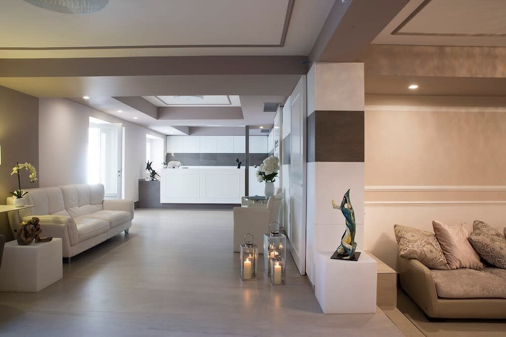 Bianco Riccio Suite Hotel 4