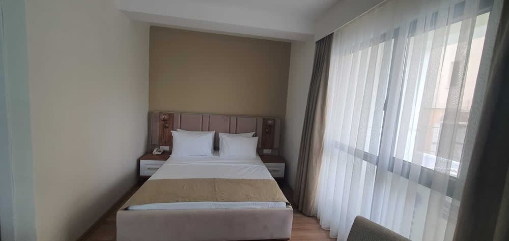 Petra Port Hotel 2
