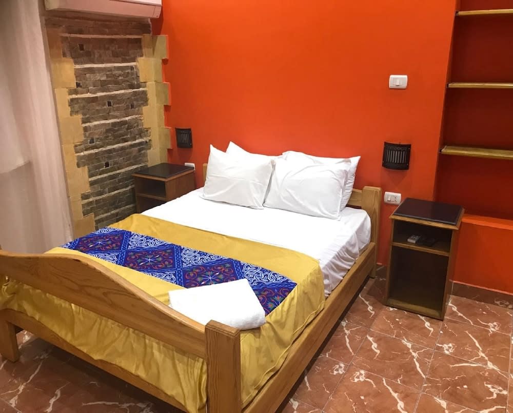 Golden Hotel 1