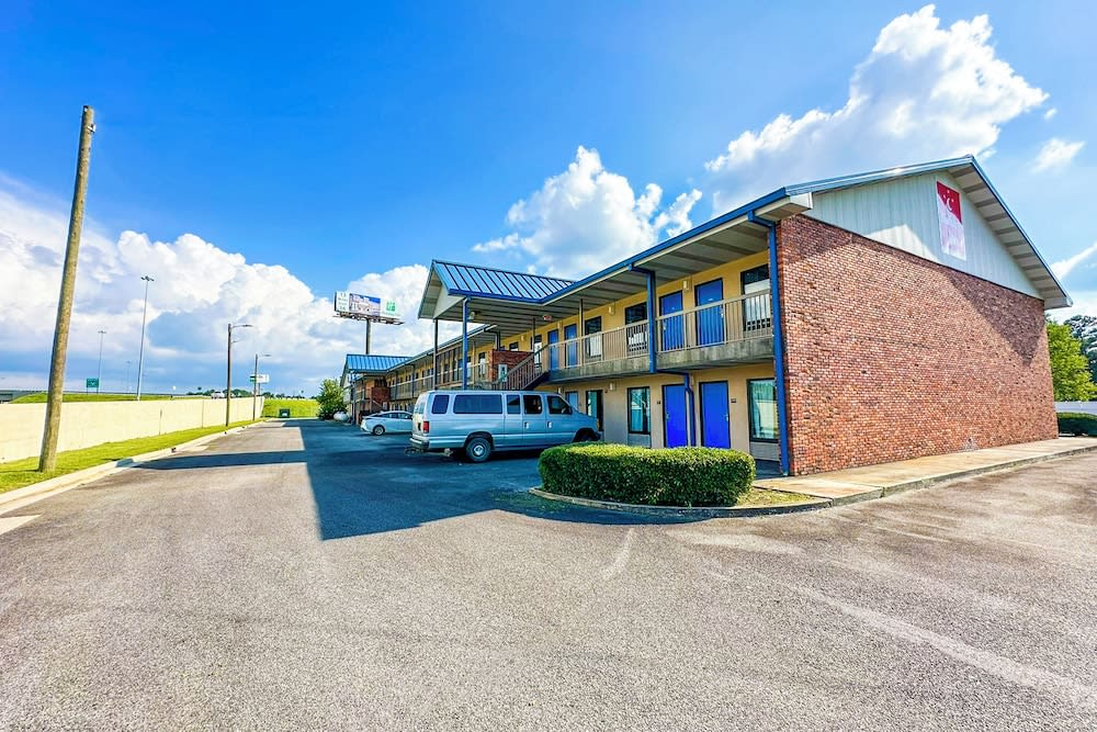 Hahira Inn By OYO near Valdosta 1