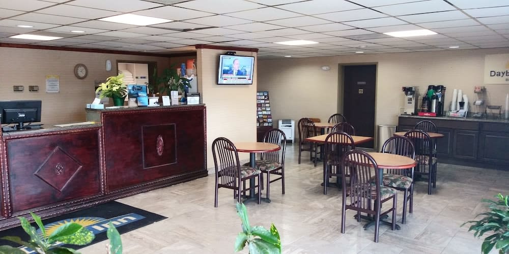 Days Inn by Wyndham Morehead 2