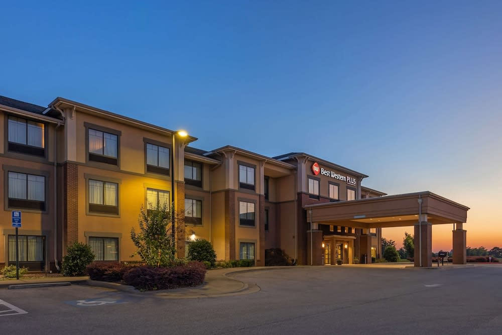 Best Western Plus Tuscumbia/Muscle Shoals Hotel & Suites 1