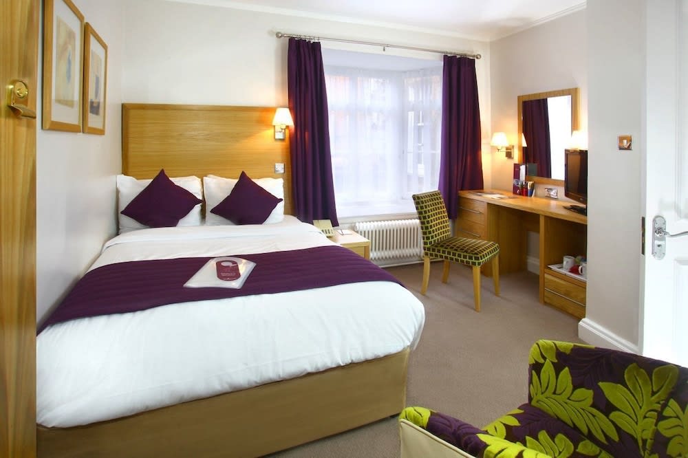 The Chequers Hotel 1