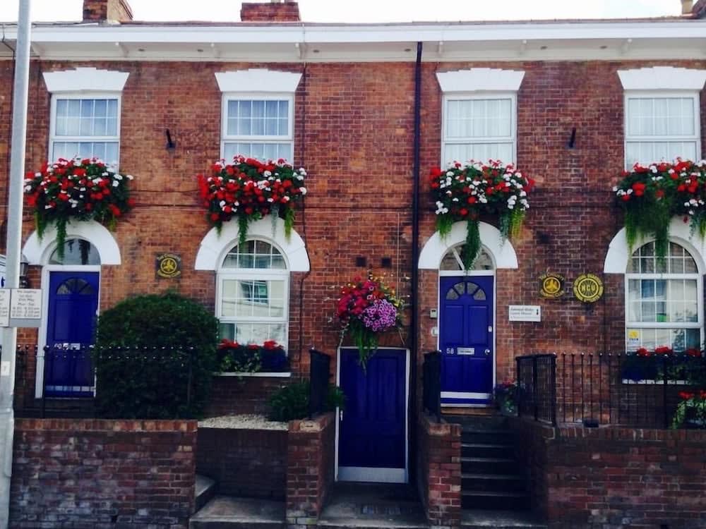 Admiral Blake Guesthouse 1