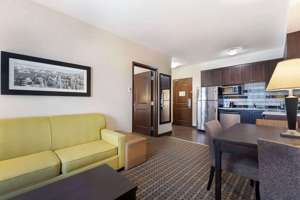 Best Western Pacific Inn 4