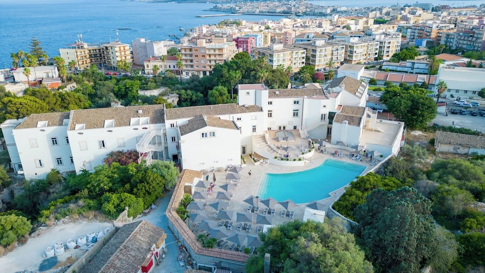 Grand Hotel Villa Politi 1