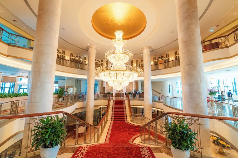 Sheraton Grand Danang Beach Resort & Spa 2
