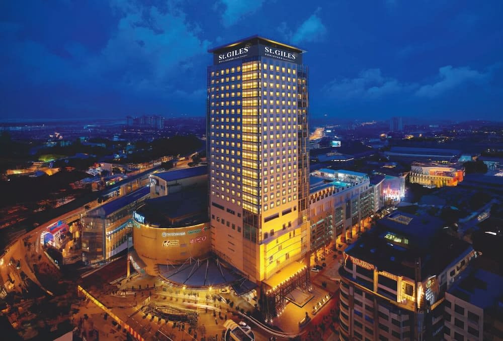 St Giles Boulevard 1