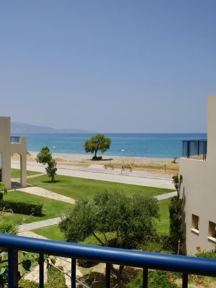 Resitour - Aphrodite Beachfront 2