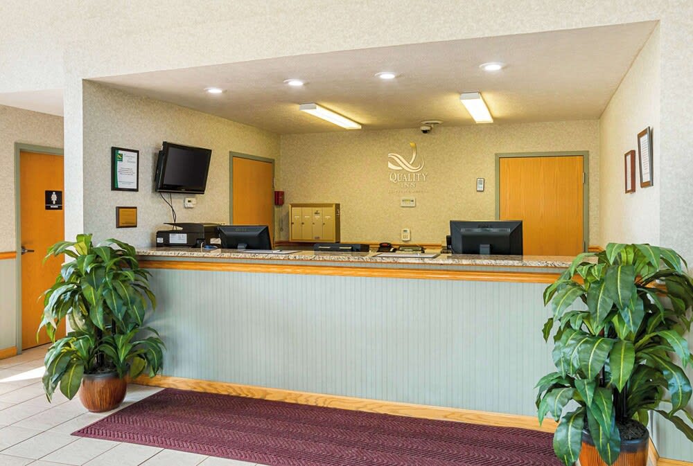 Quality Inn Weston 2