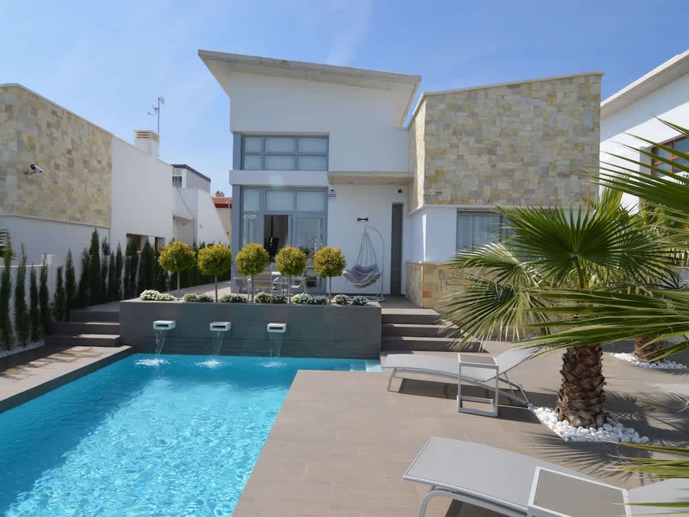 Villa with Garden & Roof Deck 1