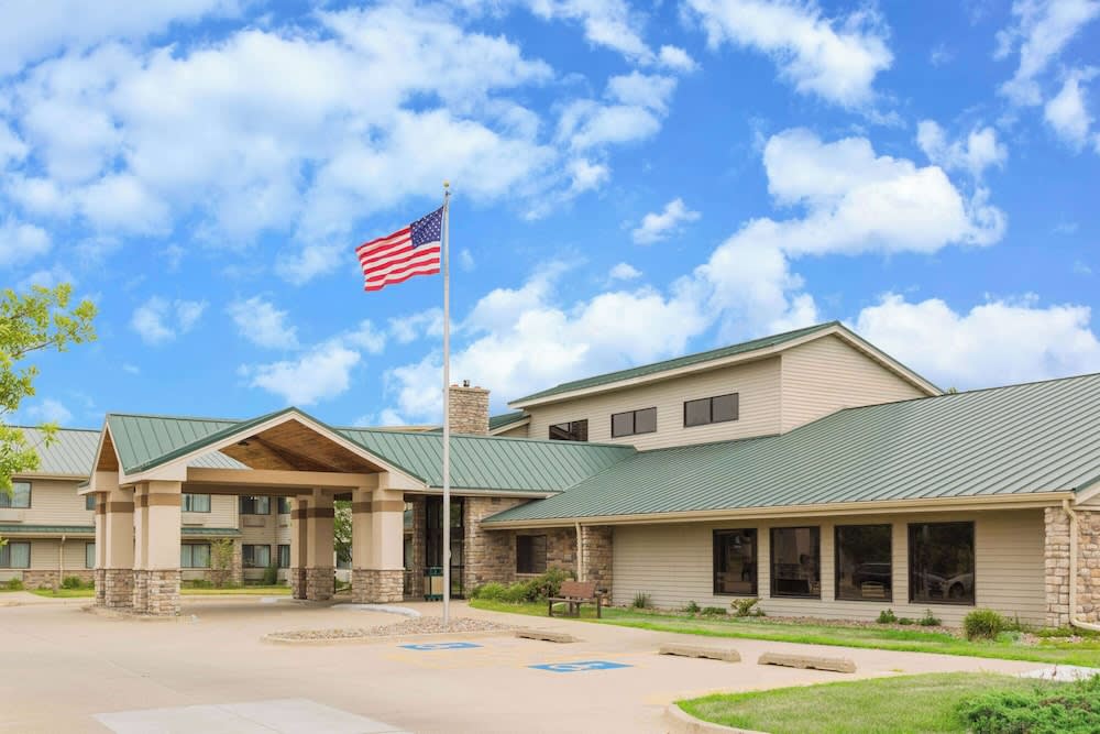 AmericInn by Wyndham Ankeny/Des Moines 1