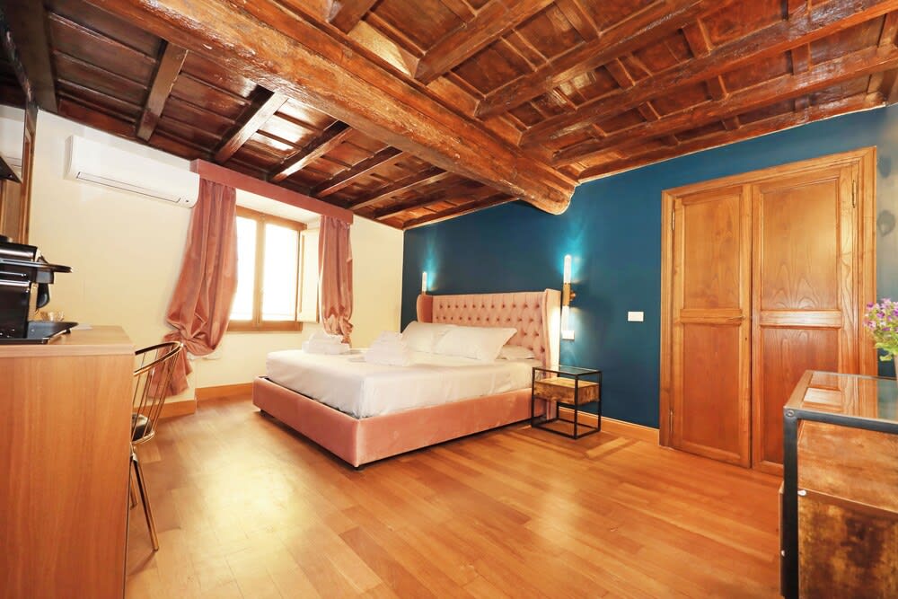 Golden Pantheon Rooms 1