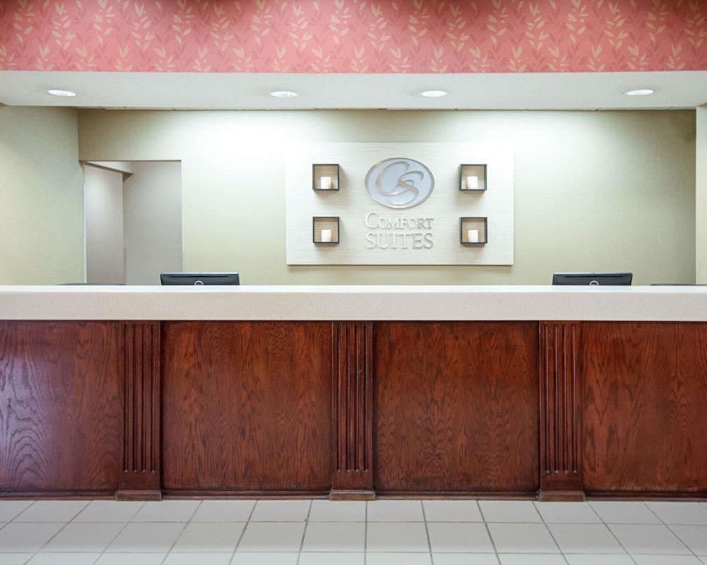 Comfort Suites Parkersburg South 2