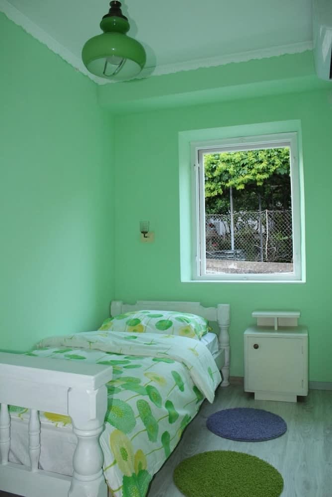 Guest House Gugily 1