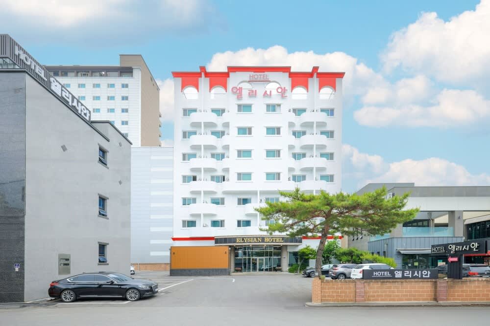 Elysian Hotel 1