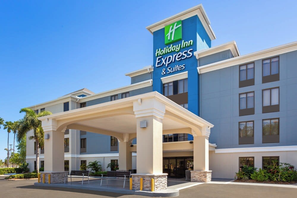 Holiday Inn Express & Suites TAMPA AIRPORT by IHG 1