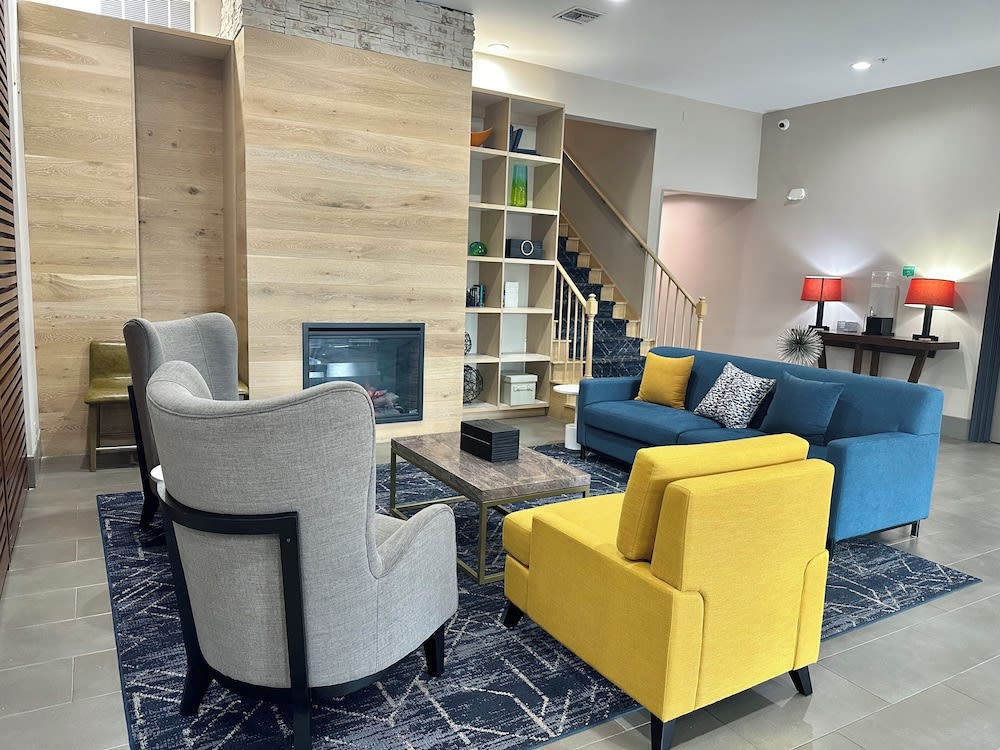 Comfort Inn & Suites Cartersville - Emerson Lake Point 3