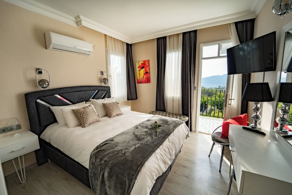 Carrington Suites 2
