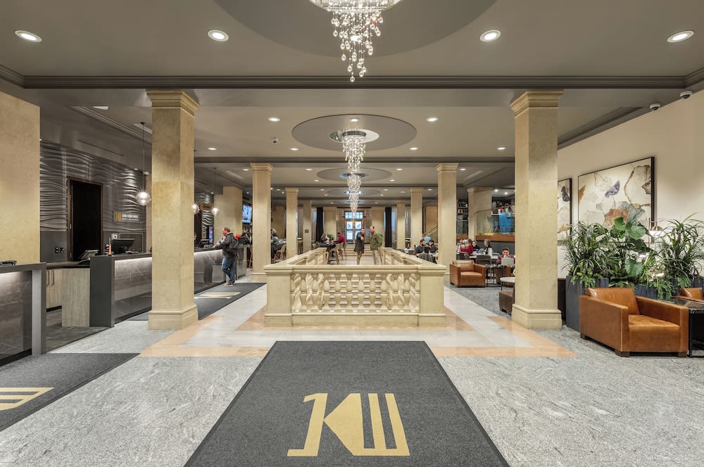 One King West Hotel and Residence 3