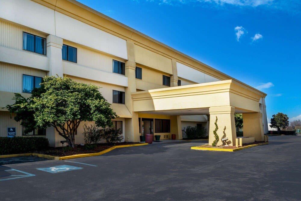 Baymont by Wyndham Meridian 1