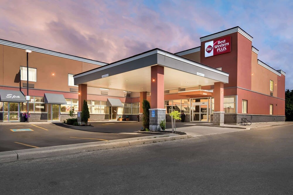 Best Western Plus Fergus Hotel 1