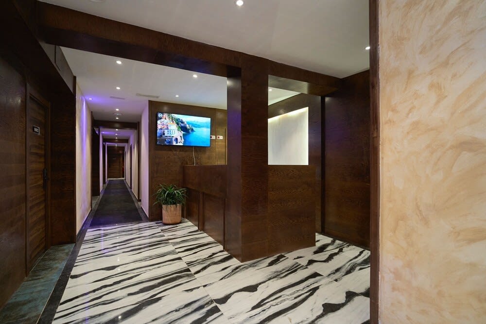 HOTEL DORSETT 2