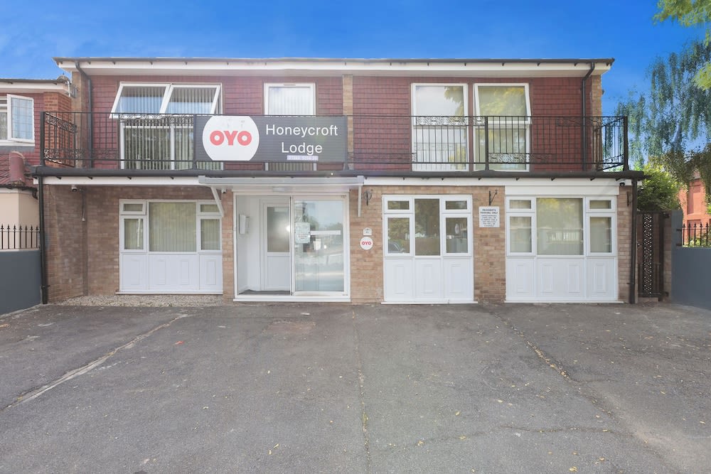 OYO Honeycroft Lodge, Uxbridge 1