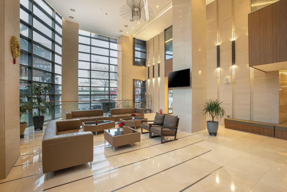 Golden Daisy Hotel 2