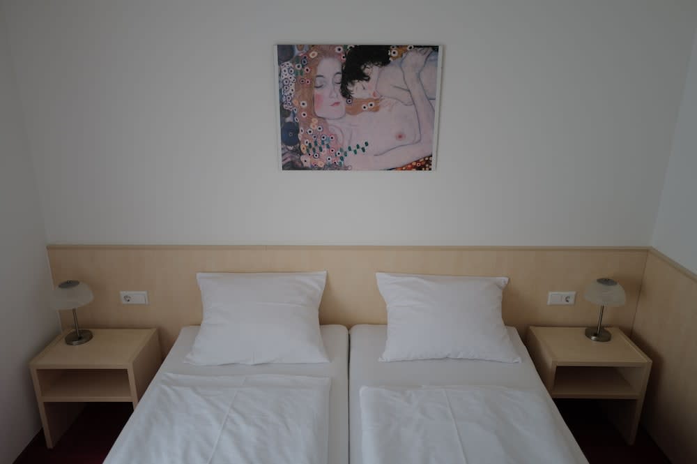 Hotel am Bad 2