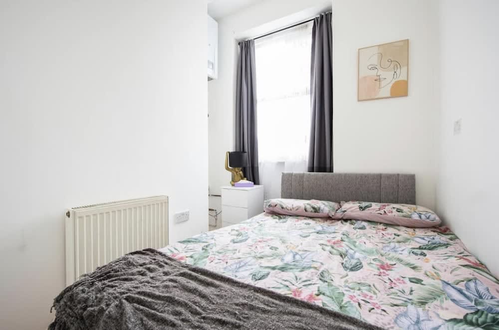 Charming London Apartment Near Hyde Park 2