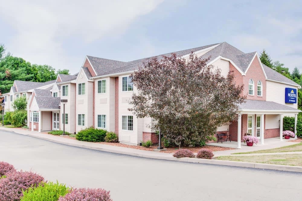 Microtel Inn & Suites by Wyndham Olean 1