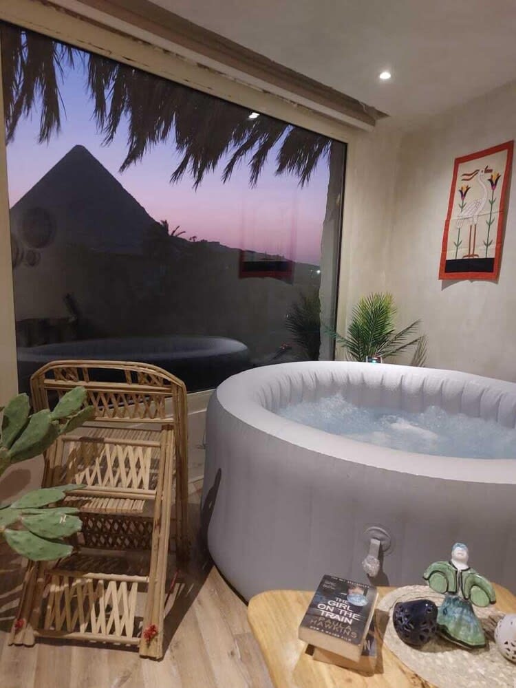 3 Pyramids View Inn 1