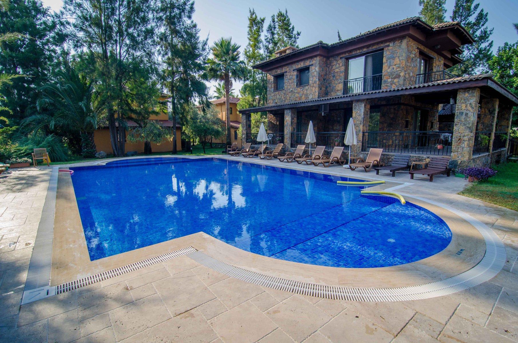 Hotel Holiday Calbis 5