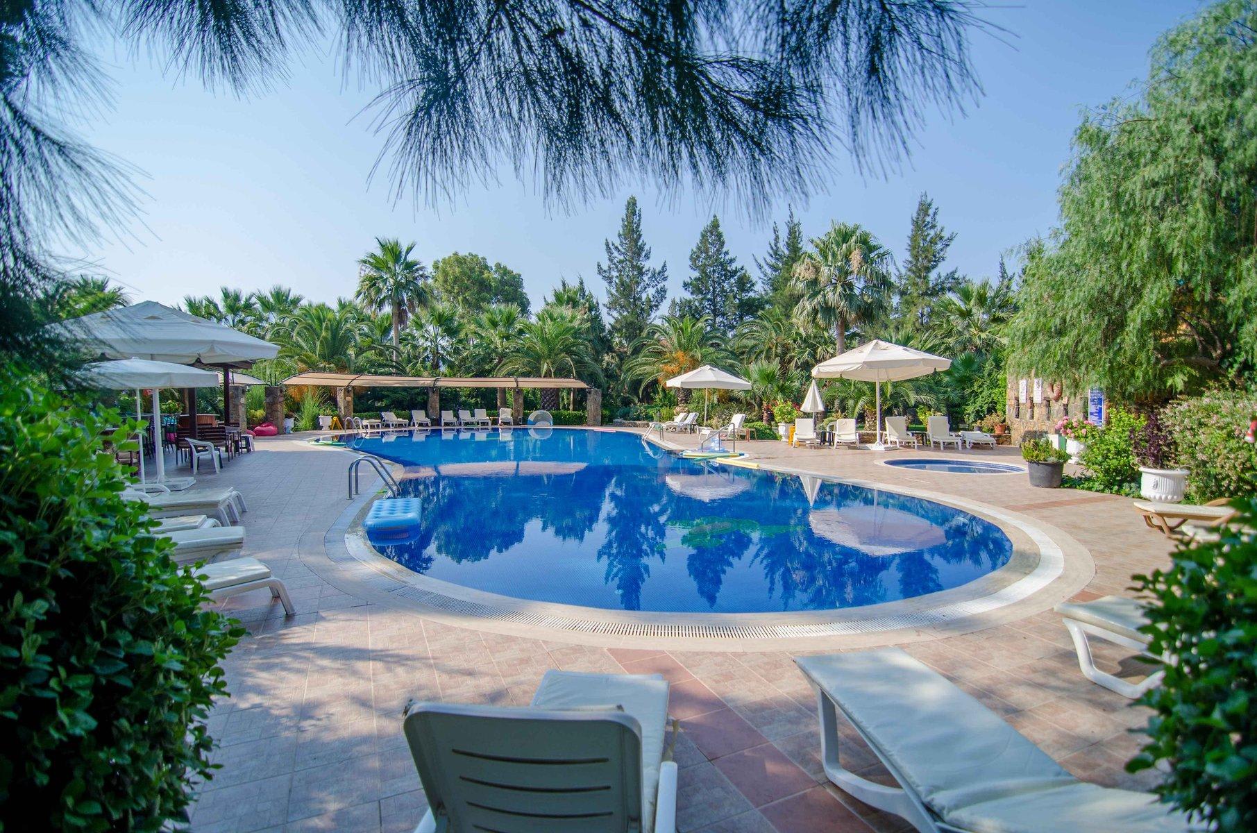 Hotel Holiday Calbis 4