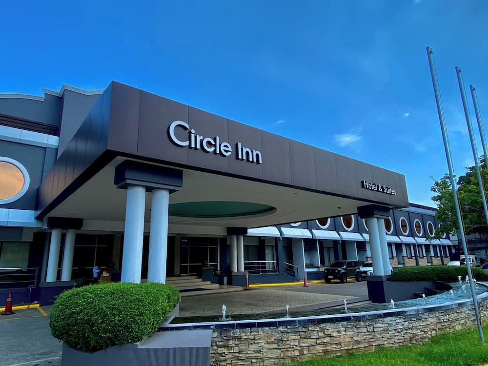 Circle Inn Hotel and Suites Bacolod 1